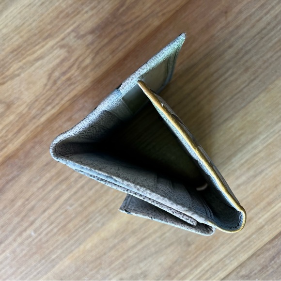 Anuschka Hand-Painted Leather Tri-Fold Wallet Hawaiian Hibiscus Blue Gray - Picture 6 of 6